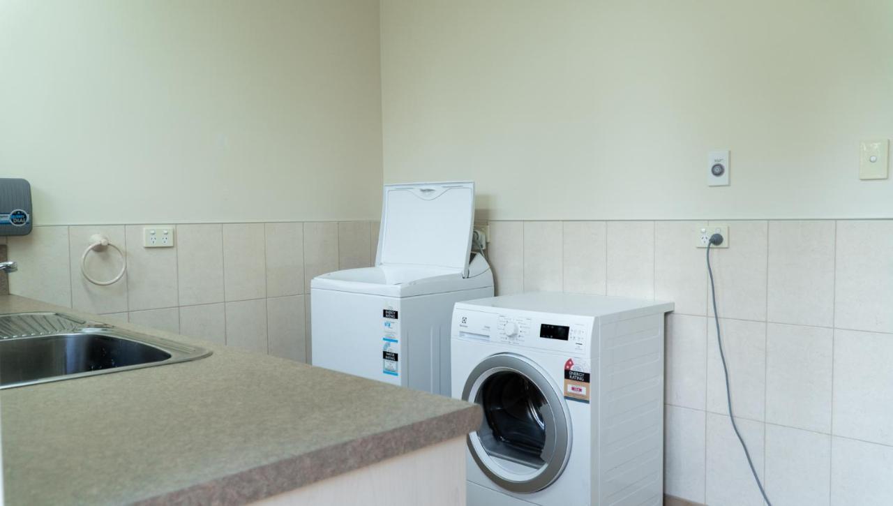 Fairhall Guest Lodge Woodbourne エクステリア 写真