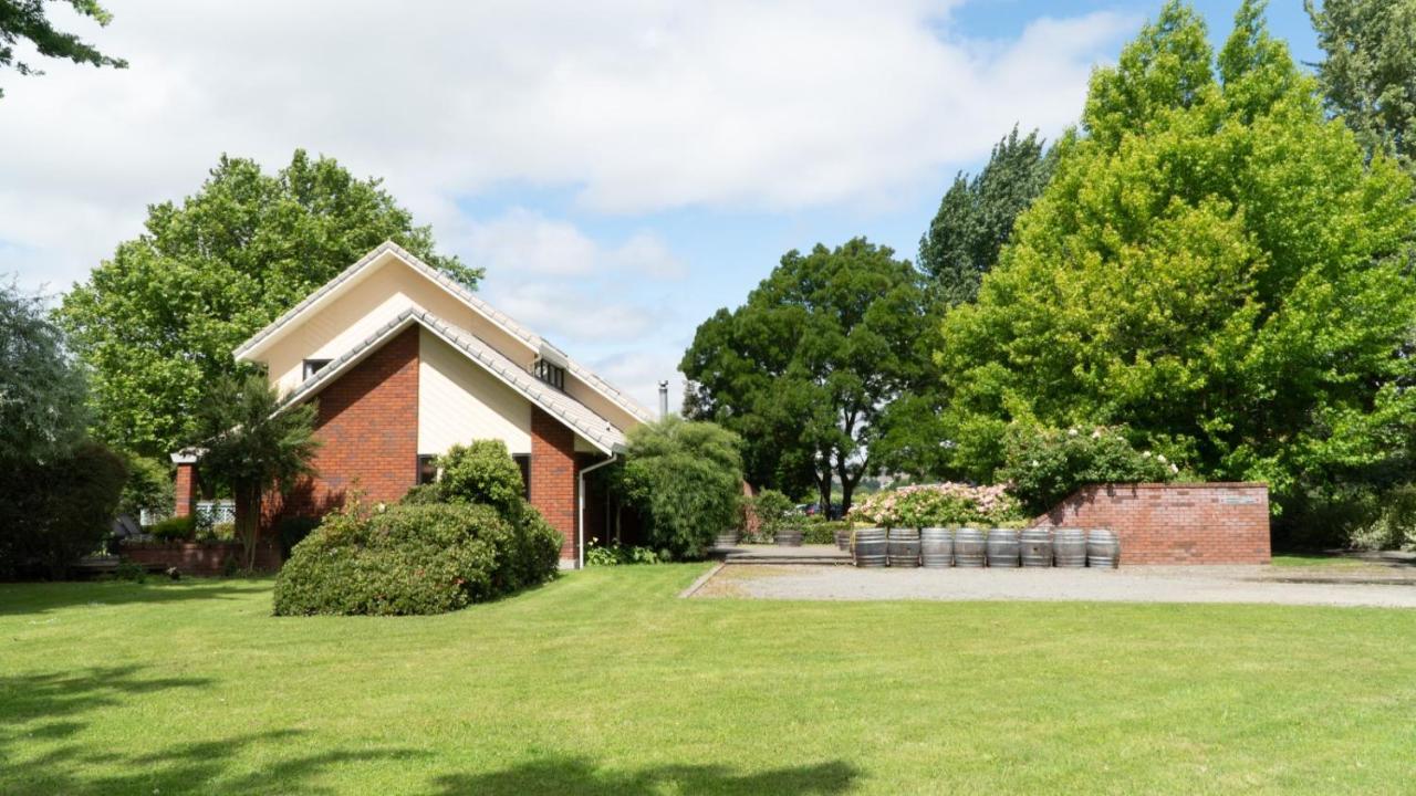Fairhall Guest Lodge Woodbourne エクステリア 写真